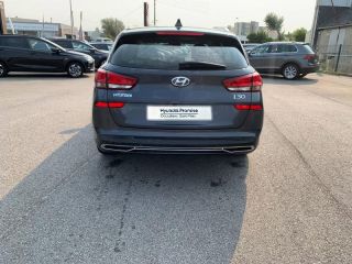 56000 : Hyundai Vannes - Park Lann Automobiles - HYUNDAI i30 SW - i30 SW - Dark Knight Métal - Traction - Essence/Micro-Hybride
