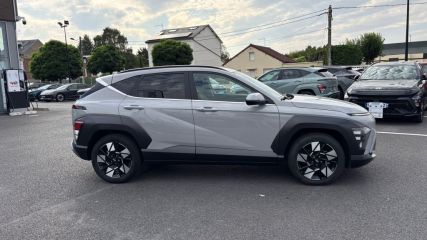 02100 : Hyundai Saint-Quentin - Mary Automobiles - HYUNDAI KONA Creative - KONA II - BEIGE - Automate sequentiel - Essence / Courant électrique