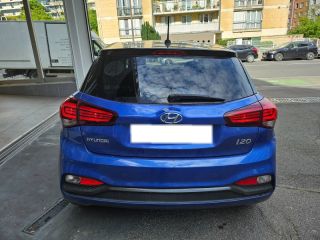 75013 : Hyundai Paris 13 - Bayard Automobiles - HYUNDAI i20 - i20 - Champion blue/phantom black - Traction - Essence