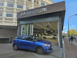 75013 : Hyundai Paris 13 - Bayard Automobiles - HYUNDAI i20 - i20 - Champion blue/phantom black - Traction - Essence