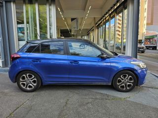 75013 : Hyundai Paris 13 - Bayard Automobiles - HYUNDAI i20 - i20 - Champion blue/phantom black - Traction - Essence