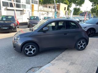 04100 : Hyundai Manosque - Pedinielli - FIAT 500e BERLINE MY22 SERIE 1 STEP 1 Action - 500 III - Gris - Automate à fonct. Continu - Courant électrique