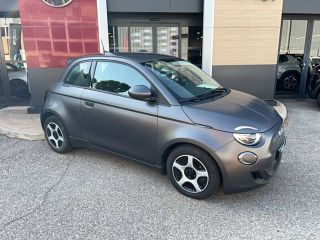 04100 : Hyundai Manosque - Pedinielli - FIAT 500e BERLINE MY22 SERIE 1 STEP 1 Action - 500 III - Gris - Automate à fonct. Continu - Courant électrique