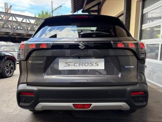 78000 : Hyundai Versailles - SOCOHY - SUZUKI S-Cross - S-Cross - Titan Dark Gray métallisée - Transmission intégrale - Essence/Micro-Hybride