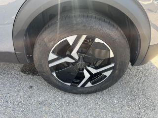 38200 : Hyundai Vienne - Groupe Central Autos - PEUGEOT 2008 GT - 2008 II - Gris - Boîte séquentielle - Essence sans plomb