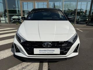 37540 : Hyundai Tours - EOS des Nations - HYUNDAI i20 - i20 - Polar White Métal/Toit/rétros Black - Traction - Essence/Micro-Hybride