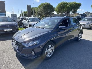 56000 : Hyundai Vannes - Park Lann Automobiles - HYUNDAI i20 - i20 - Intense Blue Métal - Traction - Essence