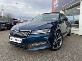 69340 : Hyundai Lyon Ouest - Groupe Central Autos - SKODA SUPERB Laurin &amp; Klement - SUPERB III - Bleu - Automate sequentiel - Essence / Courant électrique