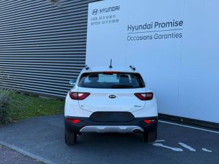 14100 : Hyundai Lisieux - Trajectoire Automobiles - KIA Stonic - Stonic - Blanc Céleste - Traction - Essence/Micro-Hybride