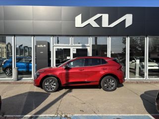 89100 : Hyundai Sens - APS - KIA Sportage - Sportage - Rouge Rubis Métallisée - Traction - Hybride : Essence/Electrique