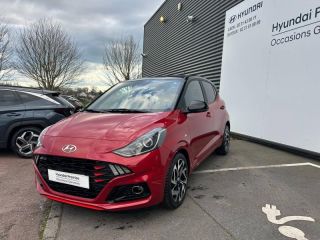 14100 : Hyundai Lisieux - Trajectoire Automobiles - HYUNDAI i10 - i10 - Dragon Red Métal - Traction - Essence