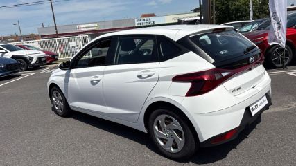 02100 : Hyundai Saint-Quentin - Mary Automobiles - HYUNDAI i20 Initia - i20 III - Polar White - Boîte manuelle - Essence sans plomb