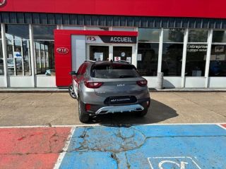 89100 : Hyundai Sens - APS - KIA Stonic - Stonic - Gris Météore métallisé - Traction - Essence/Micro-Hybride